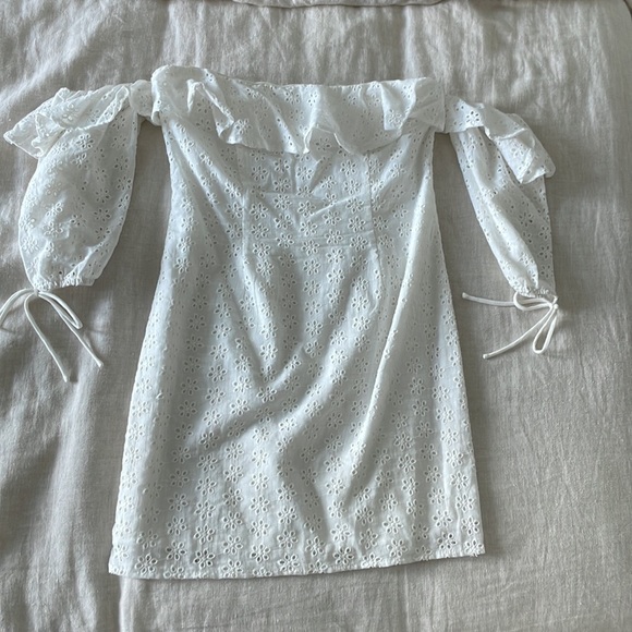 Martina Ruffle Dress Size Small - Picture 2 of 3